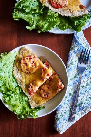 Nutritious meal - pan baked eggs and tomatoes Nutritious meal - pan baked eggs and tomatoes